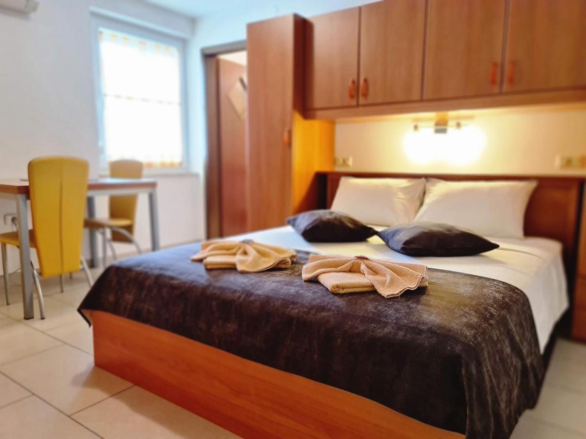 Restaurant & Apartments Getaway Pri Kobalu Vipava Exteriér fotografie
