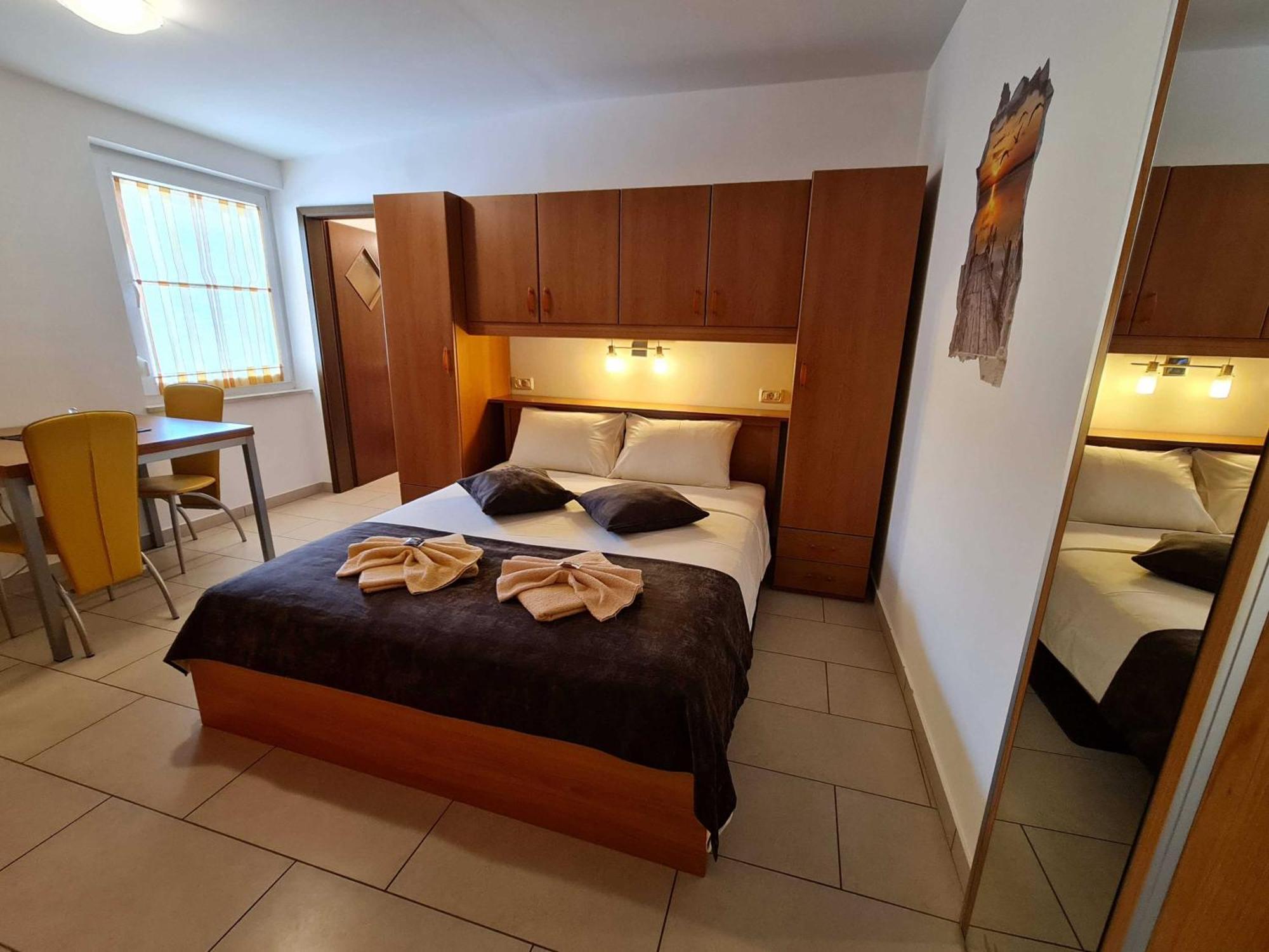 Restaurant & Apartments Getaway Pri Kobalu Vipava Pokoj fotografie